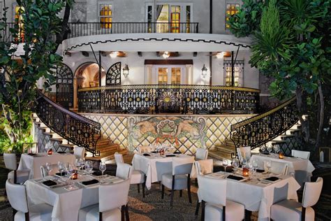 giannis Versace restaurant